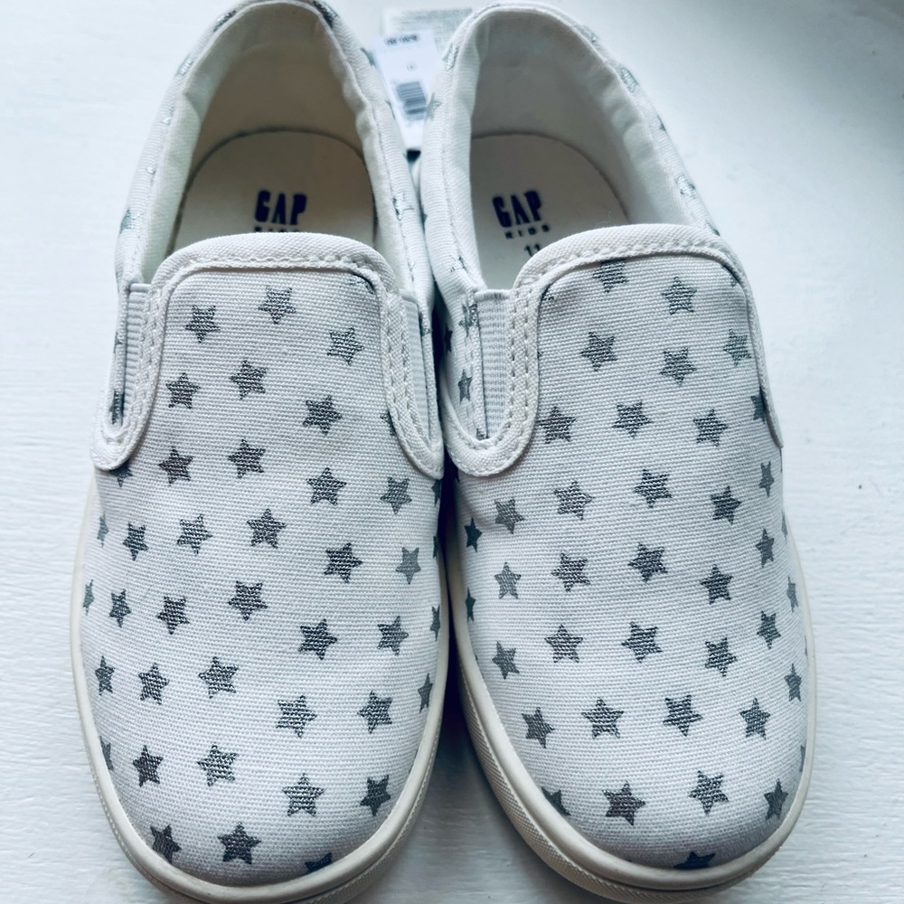 NWT Gap kids  Girls Slip on sneakers sz 11